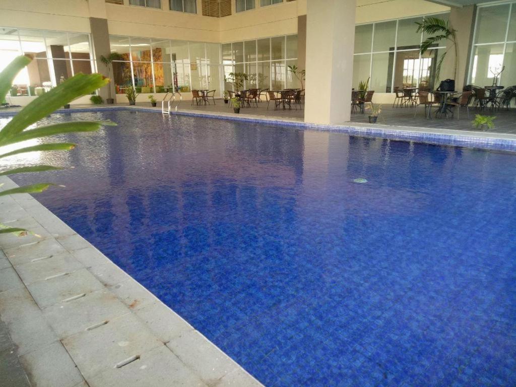 My Tower Hotel Surabaya Esterno foto