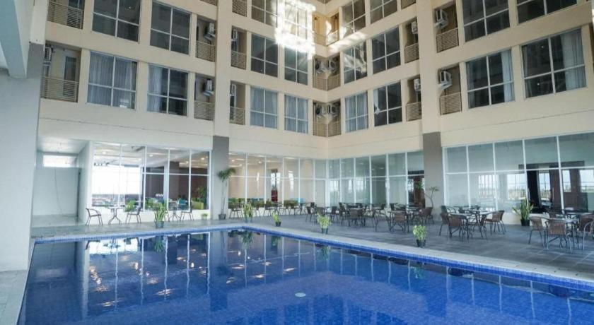 My Tower Hotel Surabaya Esterno foto