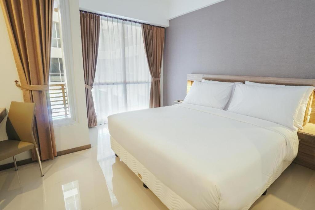 My Tower Hotel Surabaya Esterno foto